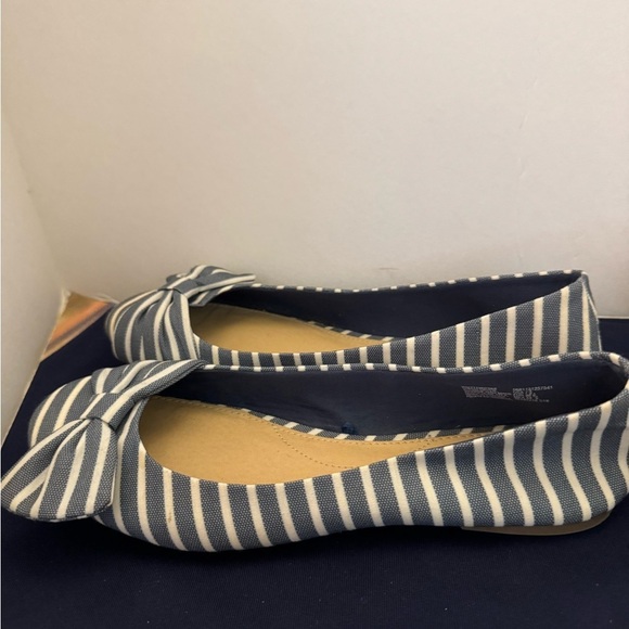 Two Pairs of Ladies Flats by Cato and Time and Tru Size 7.5 - Picture 6 of 13